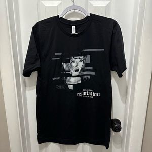 Taylor Swift Reputation Tour tshirt new without tags M
